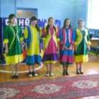 Праздник нашим дорогим мамам, исполнение татарской песни ученицами 7 класса.