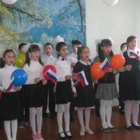 Районный марафон-фестиваль школьных хоров «Поющий район»; 18 марта в 9 часов начался  марафон хоров, в котором участвовали все обучающиеся с 1 по 9 классы, исполнившие патриотические песни